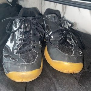 Black, Mizuno volleyball shoes